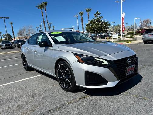 Brilliant Silver Metallic 2023 Nissan Altima SR FWD