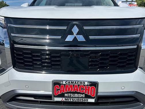 White Diamond 2026 Mitsubishi Outlander SE S-AWC