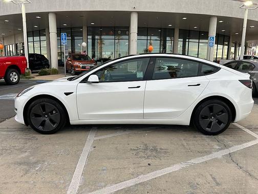 2022 Tesla Model 3 Standard Range