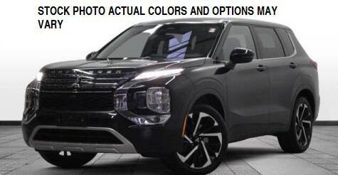 BLACK 2024 Mitsubishi Outlander SE