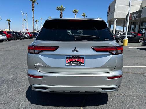 BLACK 2024 Mitsubishi Outlander SE 2.5 S-AWC