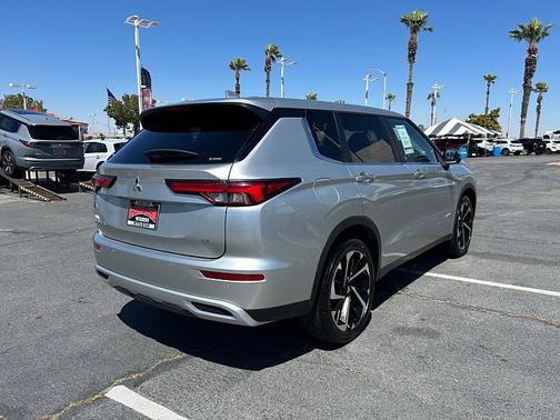 BLACK 2024 Mitsubishi Outlander SE 2.5 S-AWC