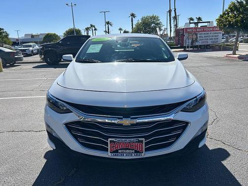 Summit White 2025 Chevrolet Malibu FWD 1LT