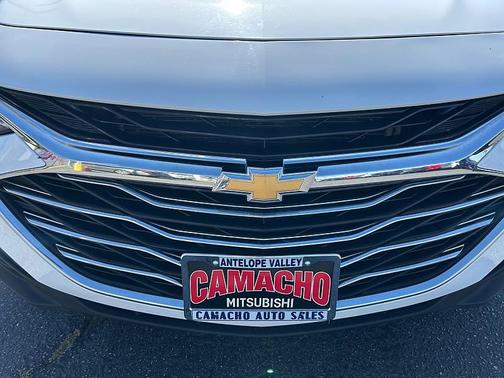 Summit White 2025 Chevrolet Malibu FWD 1LT