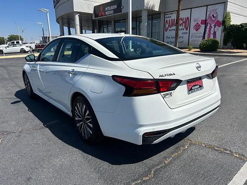 Glacier White 2025 Nissan Altima SV FWD
