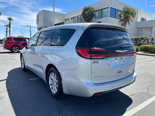 Silver Mist Clearcoat 2024 Chrysler Pacifica Touring L