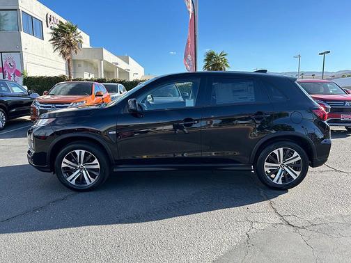 Labrador Black Pearl 2025 Mitsubishi Outlander Sport 2.0 ES
