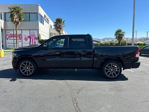 Diamond Black Crystal Pearlcoat 2023 RAM 1500 Big Horn/Lone Star