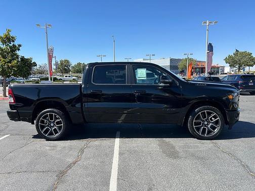 Diamond Black Crystal Pearlcoat 2023 RAM 1500 Big Horn/Lone Star