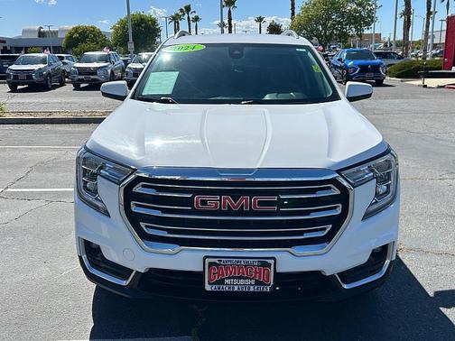 Summit White 2024 GMC Terrain SLT