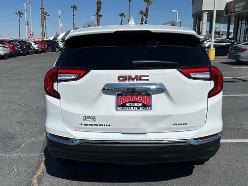 Summit White 2024 GMC Terrain SLT