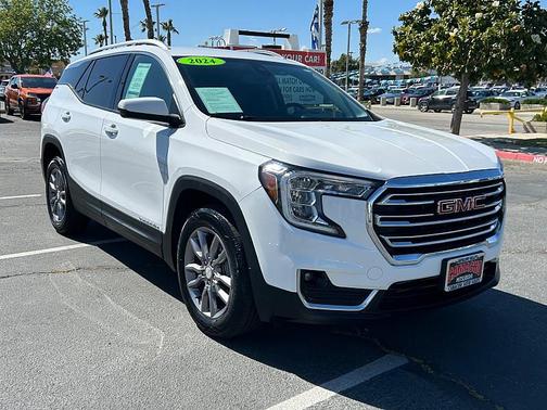Summit White 2024 GMC Terrain SLT