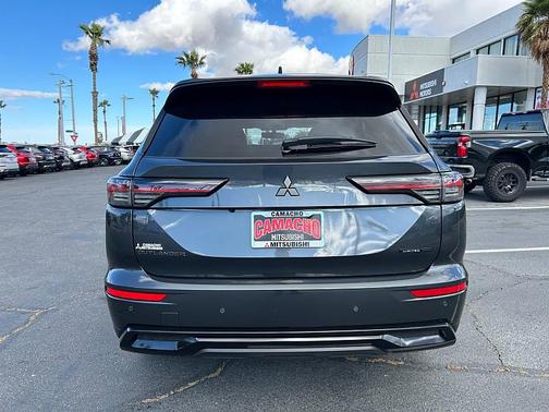 Graphite Gray 2026 Mitsubishi Outlander LE 1.5T 2WD