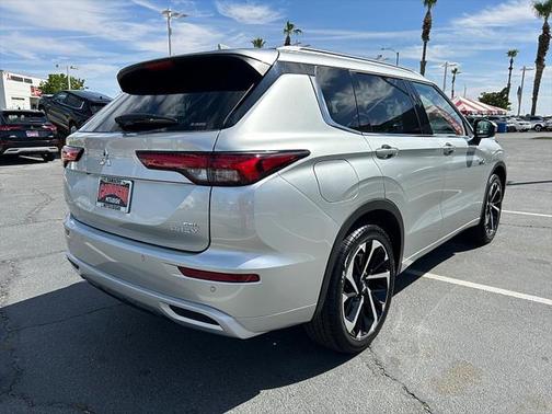 2025 Mitsubishi Outlander PHEV SEL