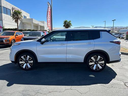 2025 Mitsubishi Outlander SE 2.5 2WD