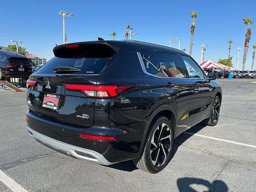 2025 Mitsubishi Outlander PHEV SEL