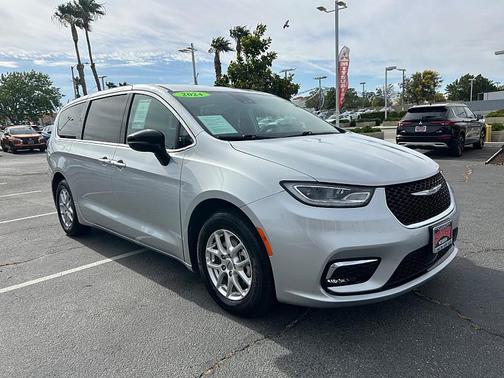 Silver Mist Clearcoat 2024 Chrysler Pacifica Touring L