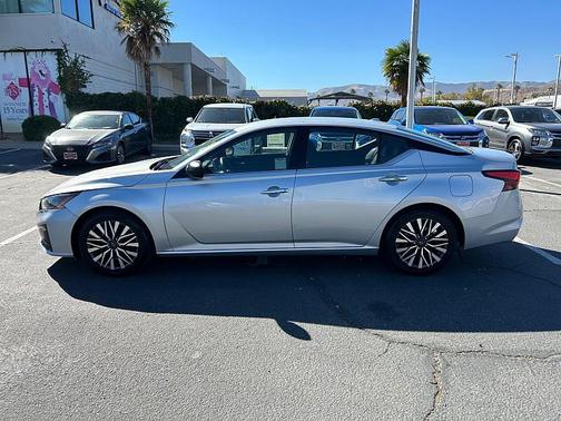 Brilliant Silver Metallic 2024 Nissan Altima 2.5 SV