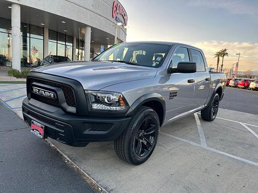 2024 RAM 1500 Classic Warlock Crew Cab 4x2 5'7' Box