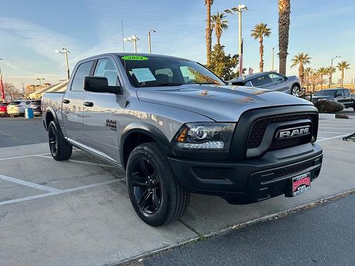 2024 RAM 1500 Classic Warlock Crew Cab 4x2 5'7' Box