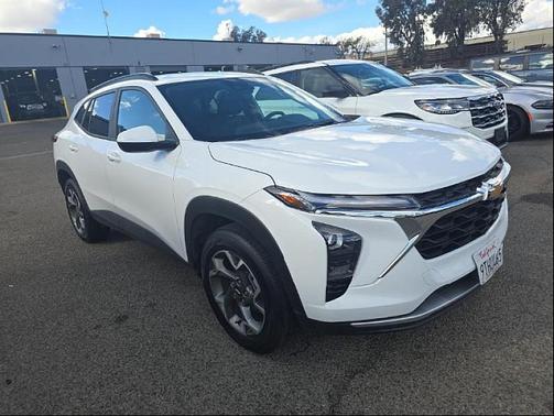 2025 Chevrolet Trax LT