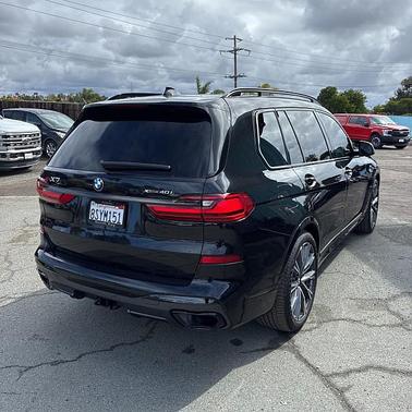 Black Sapphire Metallic 2021 BMW X7 xDrive40i