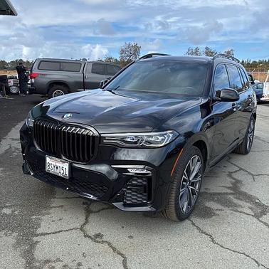 Black Sapphire Metallic 2021 BMW X7 xDrive40i