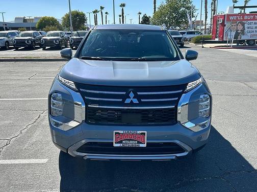 Moonstone Gray Metallic 2026 Mitsubishi Outlander SE