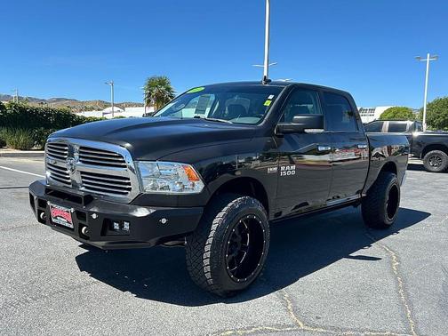 Brilliant Black Crystal Pearlcoat 2017 RAM 1500 Big Horn