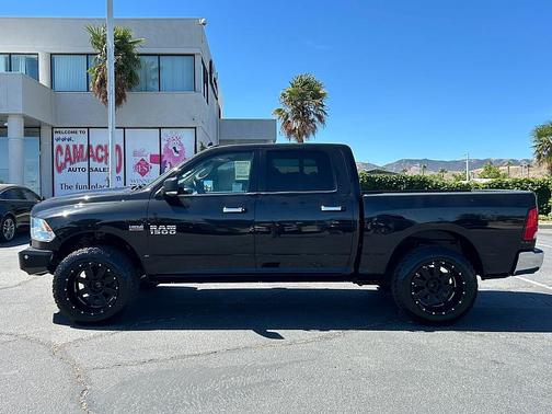 Brilliant Black Crystal Pearlcoat 2017 RAM 1500 Big Horn