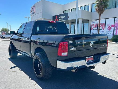Brilliant Black Crystal Pearlcoat 2017 RAM 1500 Big Horn