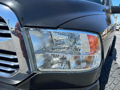 Brilliant Black Crystal Pearlcoat 2017 RAM 1500 Big Horn