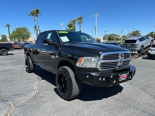Brilliant Black Crystal Pearlcoat 2017 RAM 1500 Big Horn