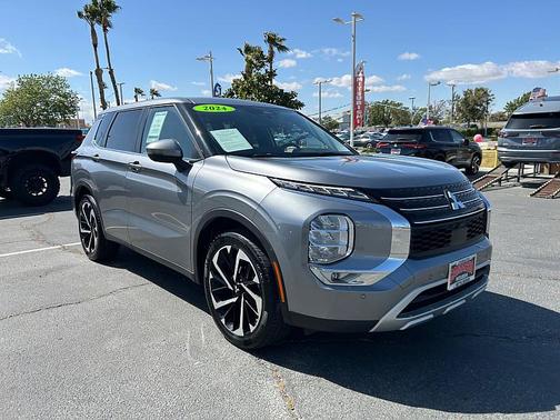 Alloy Silver Metallic 2024 Mitsubishi Outlander SE 2.5 2WD