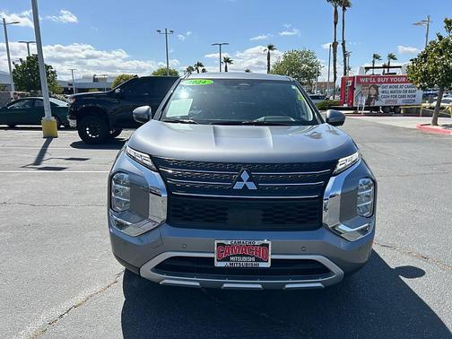 Alloy Silver Metallic 2024 Mitsubishi Outlander SE 2.5 2WD