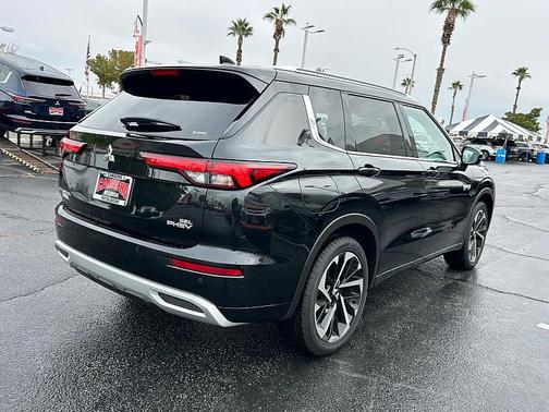2025 Mitsubishi Outlander PHEV SEL