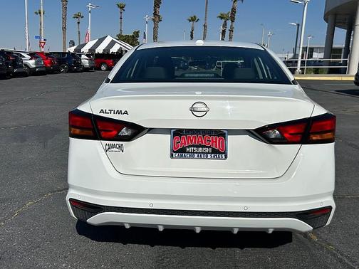 Glacier White 2025 Nissan Altima SV FWD
