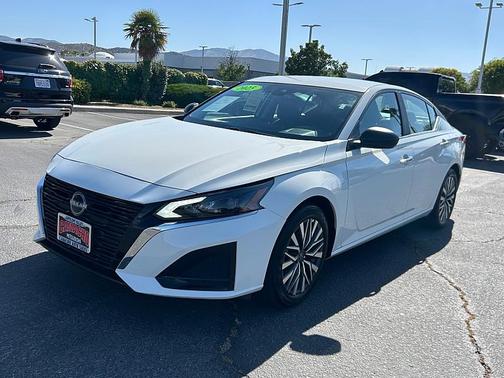 Glacier White 2025 Nissan Altima SV FWD