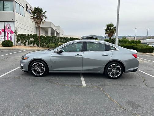Sterling Gray Metallic 2024 Chevrolet Malibu FWD 1LT