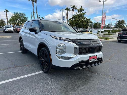 White Diamond 2026 Mitsubishi Outlander LE 1.5T 2WD
