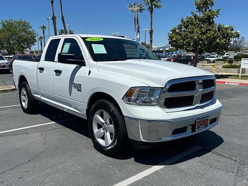 Bright White Clearcoat 2024 RAM 1500 Classic SLT
