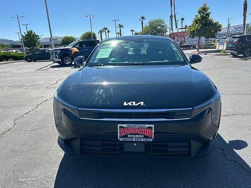 Aurora Black Pearl 2025 Kia K4 LXS