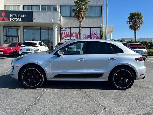 Rhodium Silver Metallic 2018 Porsche Macan Macan GTS