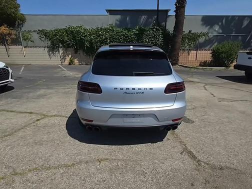 Rhodium Silver Metallic 2018 Porsche Macan Macan GTS