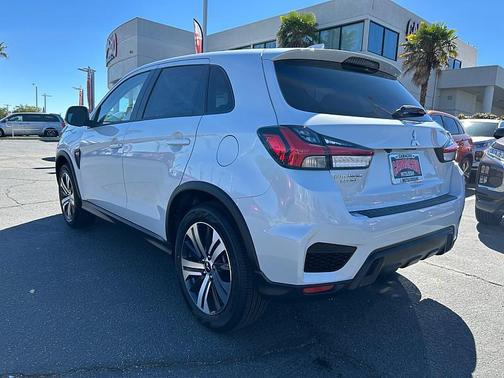 White Diamond 2025 Mitsubishi Outlander Sport 2.0 ES