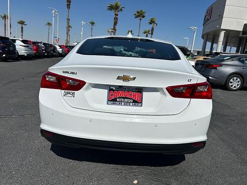 Summit White 2024 Chevrolet Malibu FWD 1LT