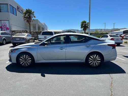 Brilliant Silver Metallic 2024 Nissan Altima 2.5 SV