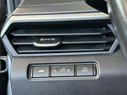 Brilliant Silver Metallic 2023 Nissan Altima SR FWD