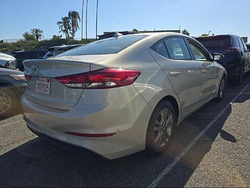 Mineral Beige 2017 Hyundai ELANTRA SE