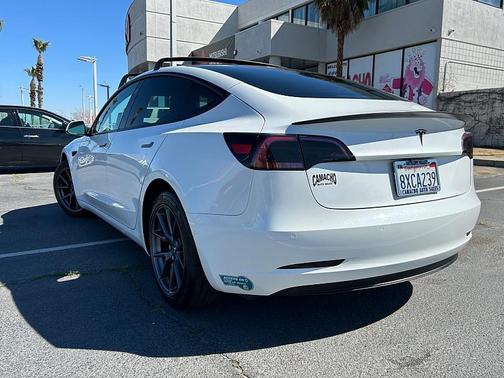 Pearl White Multi-Coat 2021 Tesla Model 3 Standard Range Plus